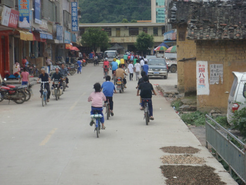 Cycling through Jiu Long.